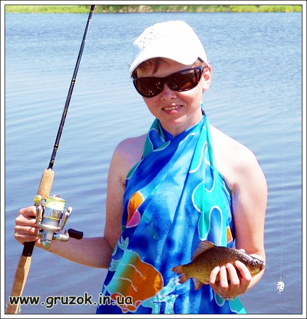 Вот таких карасей ловит попла-поппером Лариса Лузан Вот таких карасей ловит попла-поппером Лариса Лузан